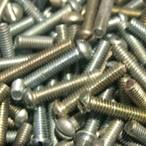 Thirty used Meccano zinc 3/4 inch roundhead slotted bolts, part 111