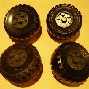 Four Meccano Army plastic Road Wheels part 322