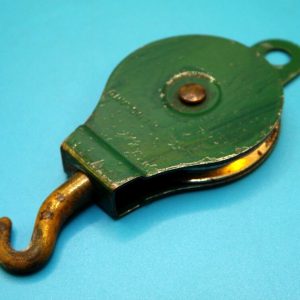 Meccano single sheave green Pulley Block, part 151.