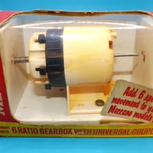 Meccano six ratio gearbox, No.11062, with universal coupling. (G)