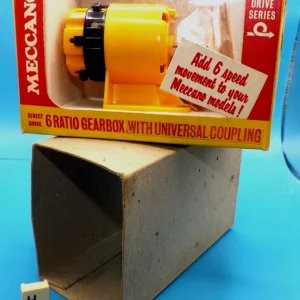 Meccano six ratio gearbox, No.11062, with universal coupling. (H)