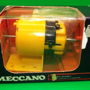 Meccano six ratio gearbox, No.11062, with universal coupling. (L)