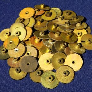 Fifty used Meccano gears part 27, bulk pack.
