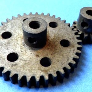 Meccano non-compatible 39 and 13 tooth alloy gear wheels, 5mm face (BH)