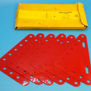 Meccano yellow trade box of six red Triangular Flexible Plates, part 226.
