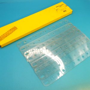 Meccano yellow trade box of six 5.5" x 1.5" Plastic Plates, part 193d.