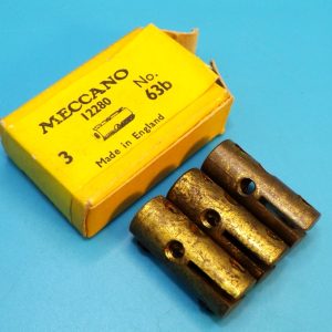 Meccano yellow trade box of three Strip Couplings, part 63b.