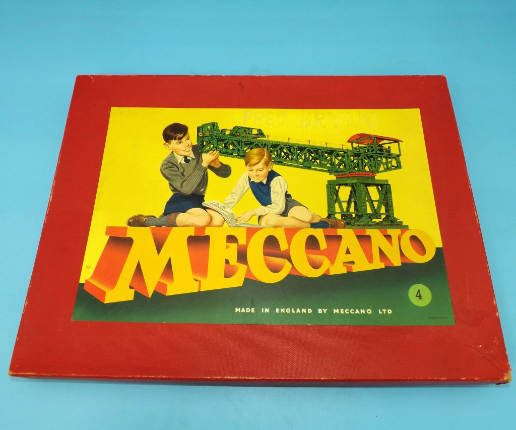 1957 Meccano Outfit 4, medium red/green.