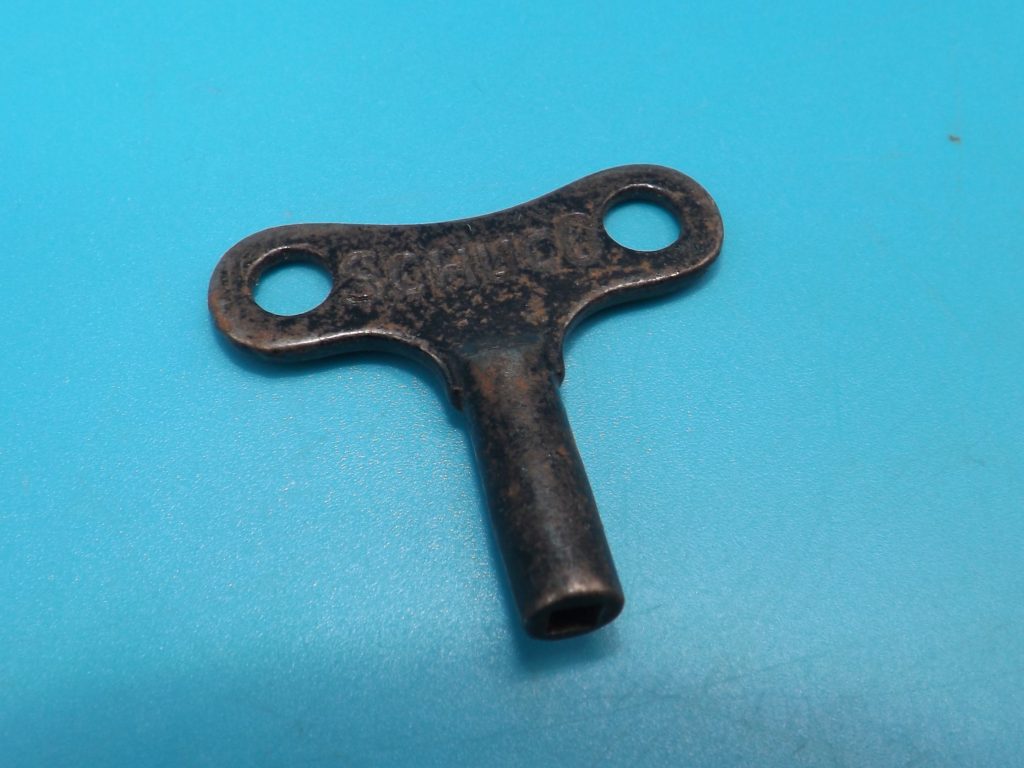 Clockwork motor key - SCHUCO