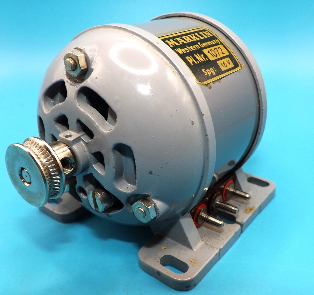 Marklin for Meccano motor type 1072, boxed with cables/plugs